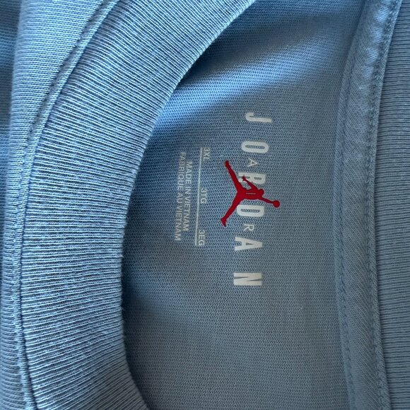 Jordan Brand Men's Sneaker Patch T-Shirt - Picture 4 of 5